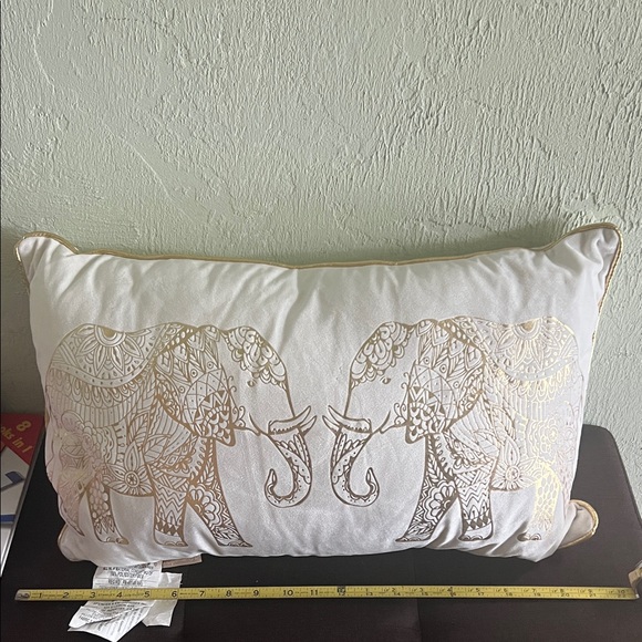 # 0837+ 2 Set Of Gold Elephant Decorative Pillows “ 14 X 22” - Picture 3 of 3